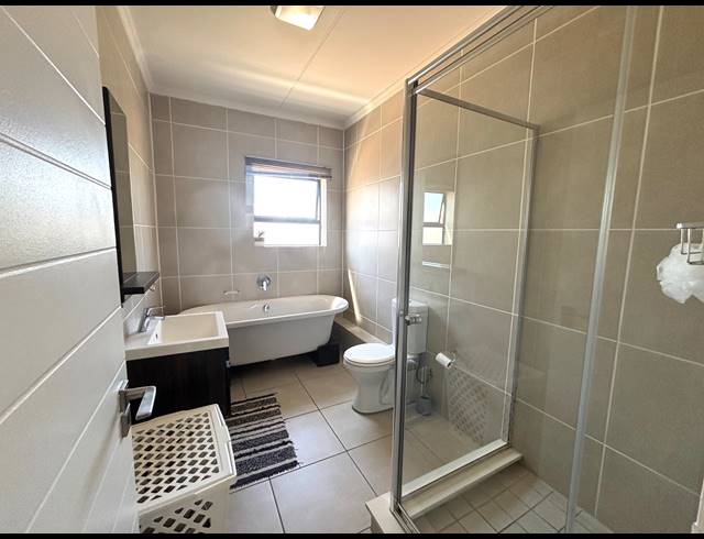 3 BEDROOM APARTMENT TO LET IN PARKLANDS